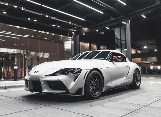 Toyota Camry XLE Hybrid 2024